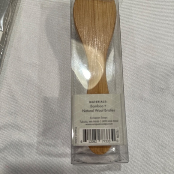 Soap Sleeve and Face Brush - Picture 4 of 6